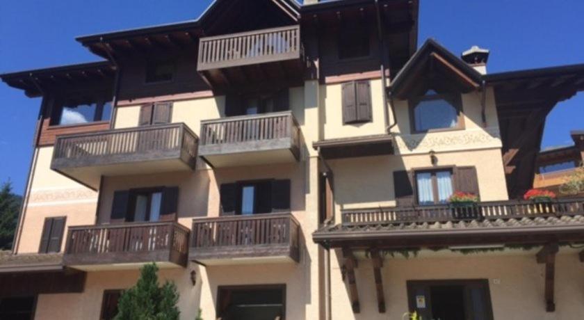Albergo Quai Monno Eksteriør billede