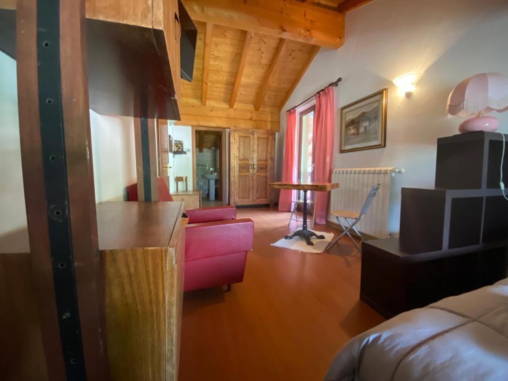 Albergo Quai Monno Eksteriør billede